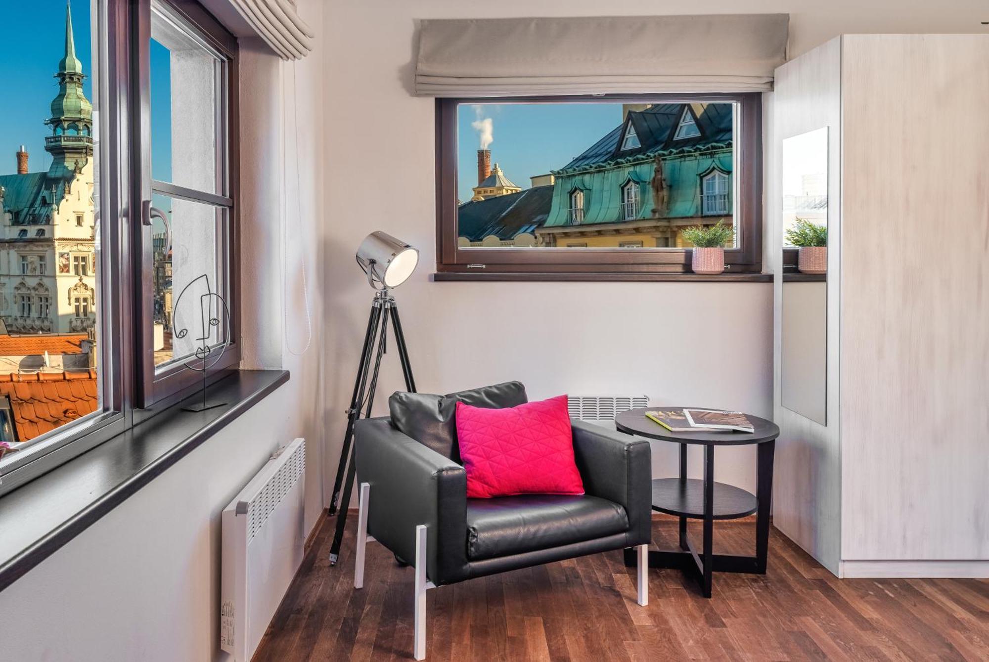 Apartment 4 Arts *